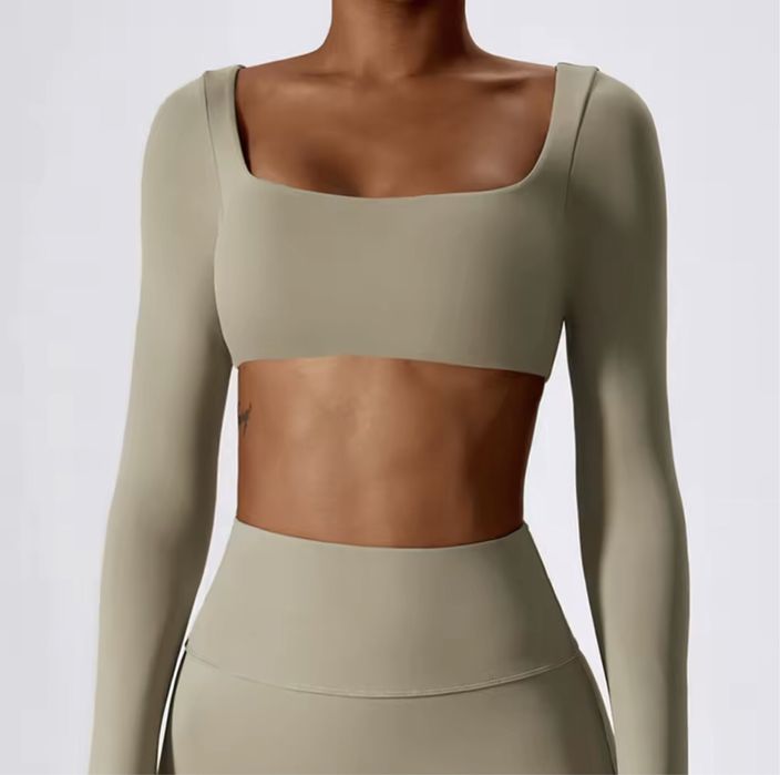 Топ з довгим рукавом тренд