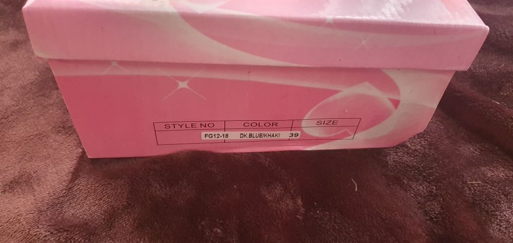 Buty na koturnie 39