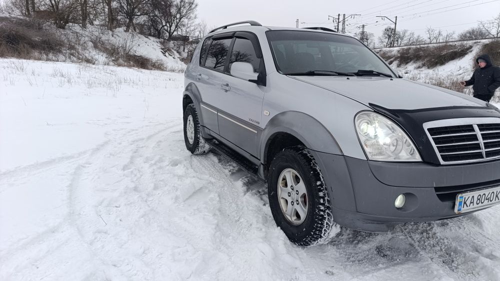 Продам SsangYong rexton на автомате 2,7 дизель