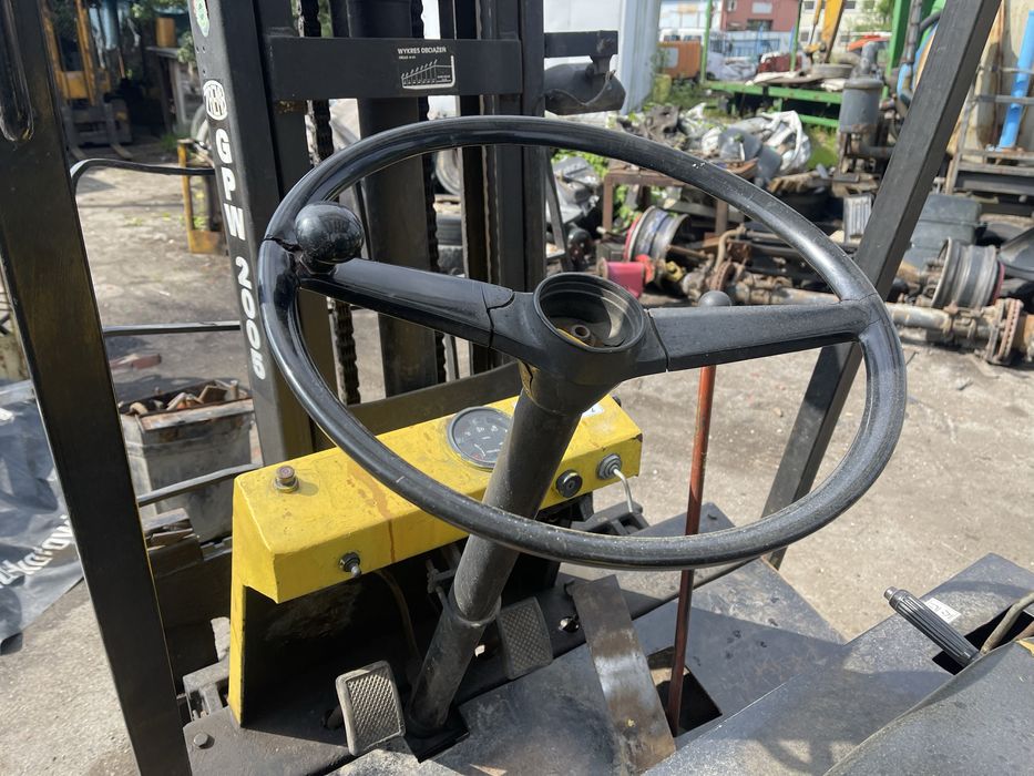 Wozek widłowy GPW 2005 c 330