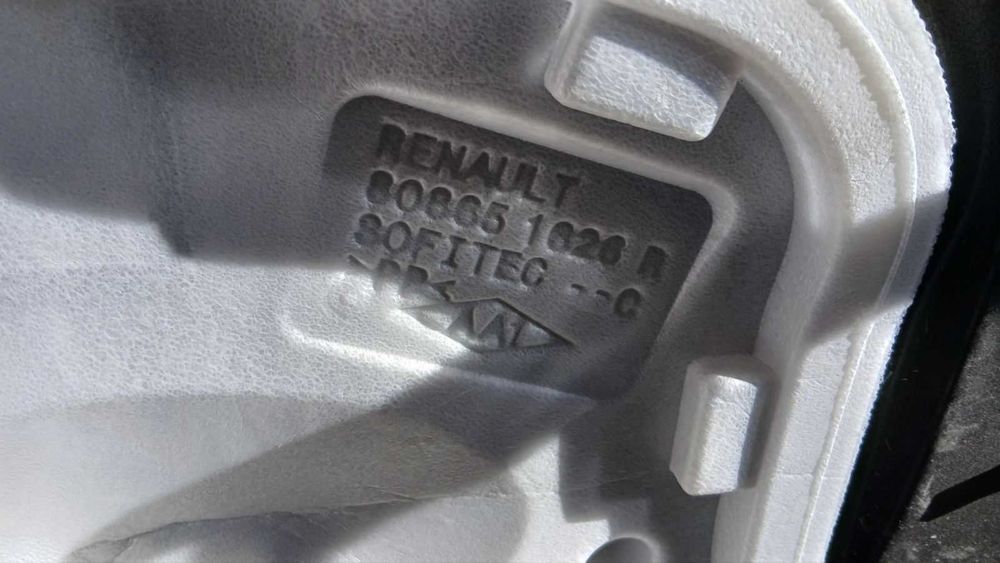 Двері передні ліві в наявності з розборки Renault Scenic IV  в комплекті зі склом, накладка, молдинг замок Рено Сценік 4 запчастини вживані шрот