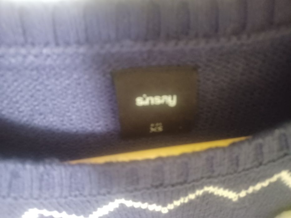 Świąteczny sweterek migoczący