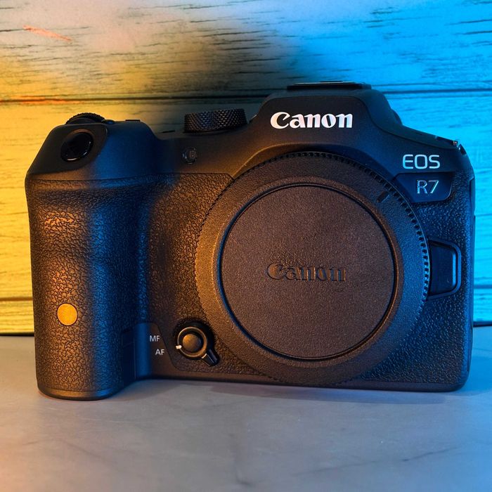 Canon EOS R7 – Como Nova + Seguro FNAC até 2027