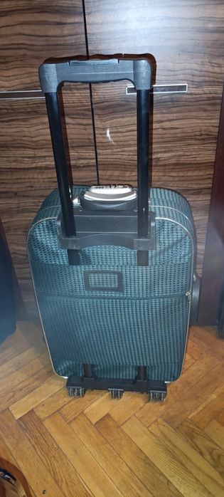 Sprzedam walizkę na kółkach