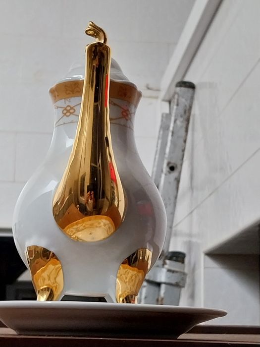 Bule em porcelana para chá ou café