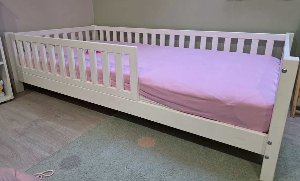 Łóżko dziecięce białe