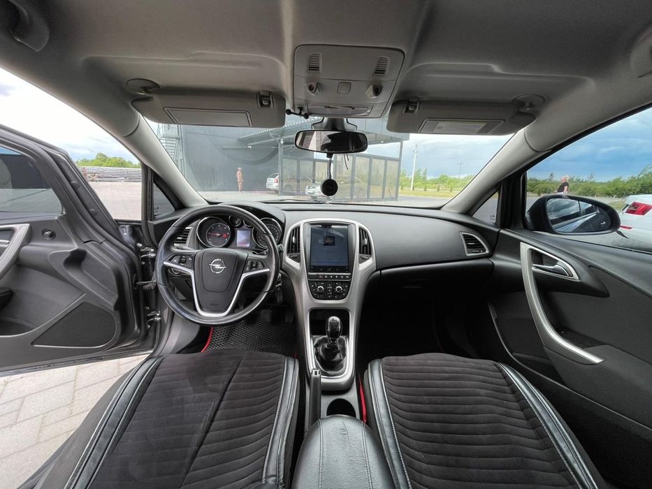 Опель Астра 1,7 crdi 2011р.