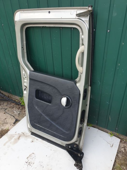Дверка ліва задня Renault kangoo 2008 2019рік