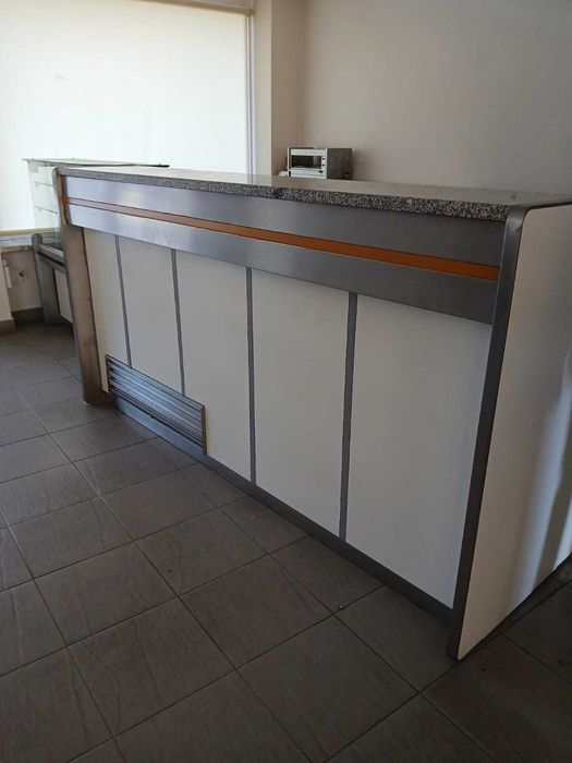 Balcão refrigerado c/tampo em granito