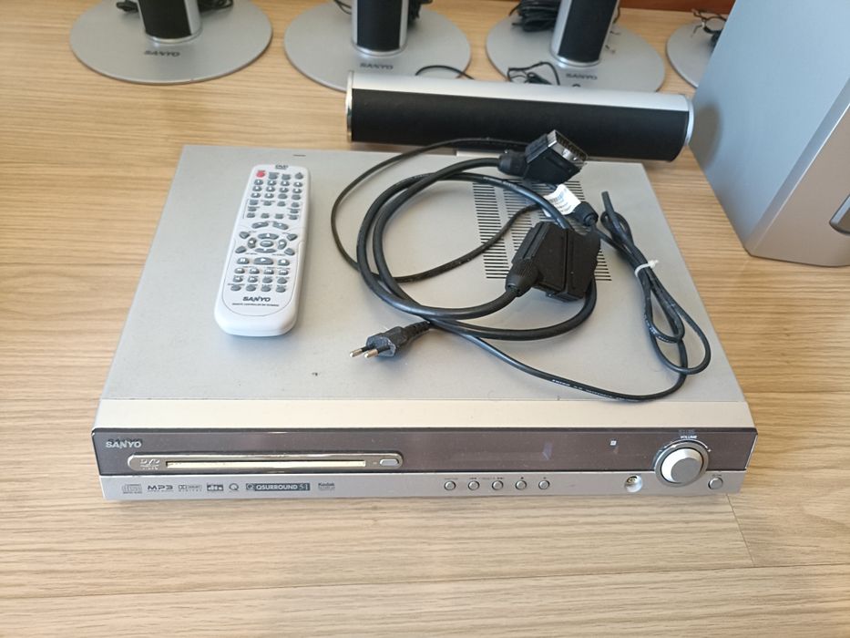 DVD Sanyo com sistema de som