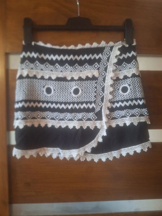 Spódniczka Boohoo rozm.M 100%viskoza stan bardzo dobry.