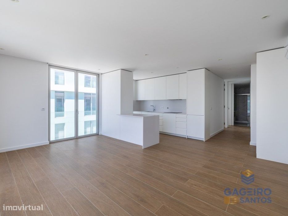 Apartamento T2 inserido em condomínio de luxo na primeira linha de ...