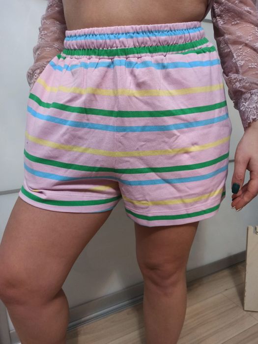 Spodenki w paski