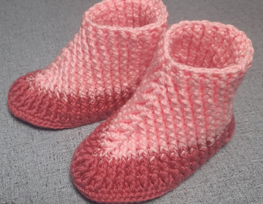 Носочки - чобітки в'язані на замовлення