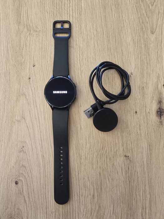 Smartwatch samsung galaxy watch4 44 mm

kabel do ladowania
