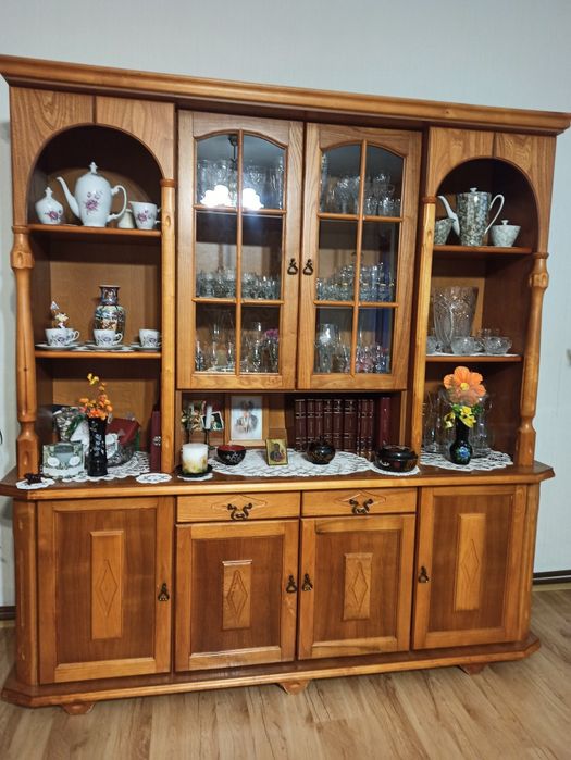 Zestaw do salonu-kredens,komoda,szafka,stół, krzesła drewniane