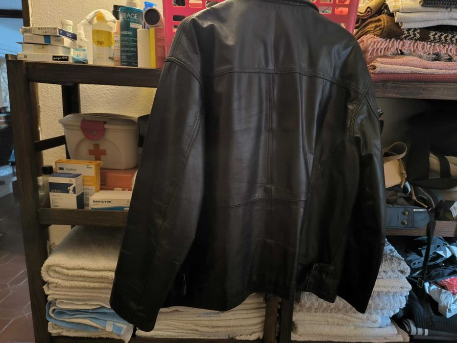 Casaco Cabedal cor preta