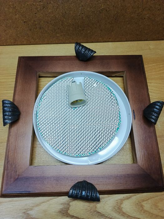 Plafon w drewnianej ramie