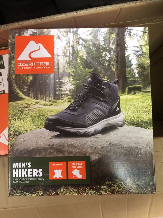 Треккинговые кроссовки