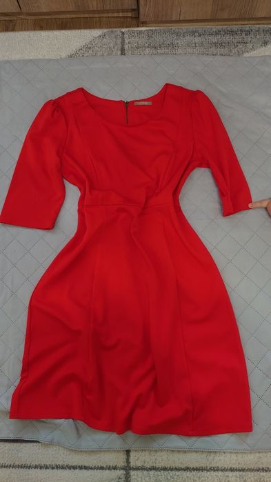 Sukienka czerwona .