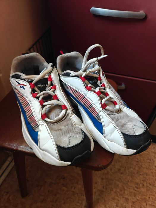 Кросівки чоловічі