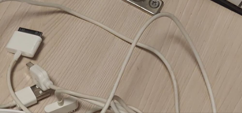 Два плеєри Apple iPad nano 2 другого покоління