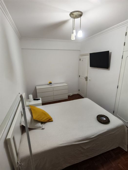 Arrenda se quarto são João do Estoril