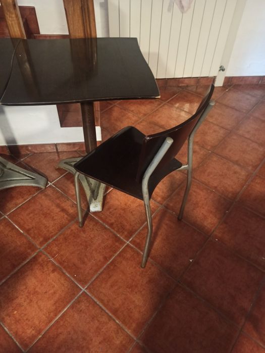 Mesas de café e cadeiras