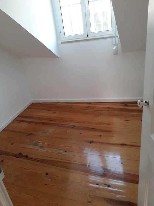 T2 Bairro Alto águas furtadas