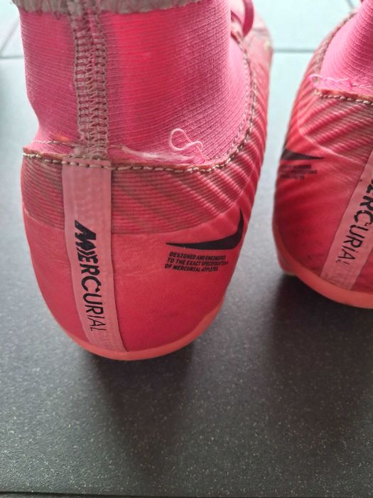 3 pary korków do piłki Nike, Puma, Kipsta