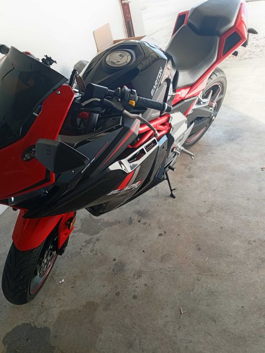 Barton blade 125 moto semi nova