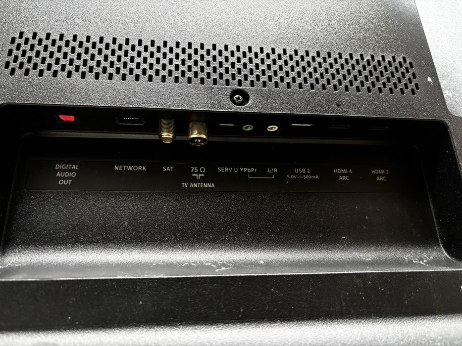 Телевізор Philips 70PUS7304/12.Фірмова підсвітка Ambilight