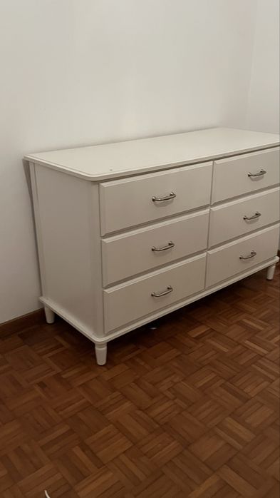 Comoda 127,5 x 49 x 81 (comp/ larg/alt em cm)