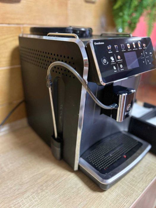 Продам кавову машинку, кавоварку Saeco, Delonghi