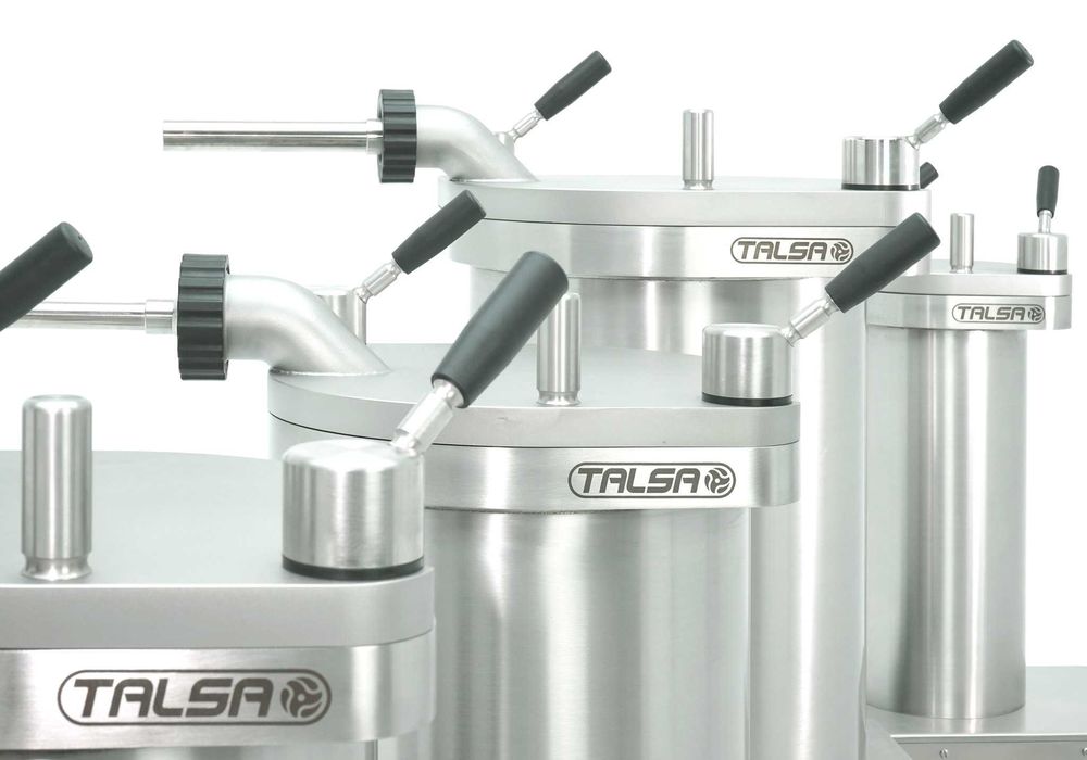 Nadziewarka tłokowa hydrauliczna do kiełbasy Talsa, Szpryca