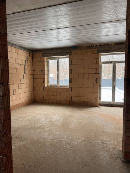 Дуплекс в Стоянці поруч з лісом . 4.5 сотки