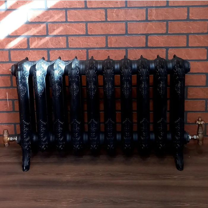 Чугунный радиатор. Ретро чугун. Венецианский чугунный радиатор.