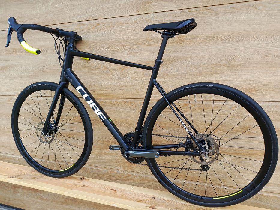 Rower szosowy Cube Attain Race Disc Shimano Tiagra r.60  stan idealny