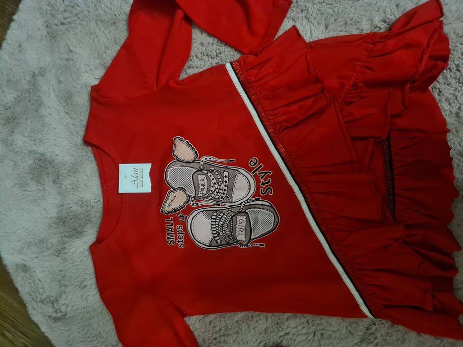 Czerwona tuniczka nowa rozm 152cm