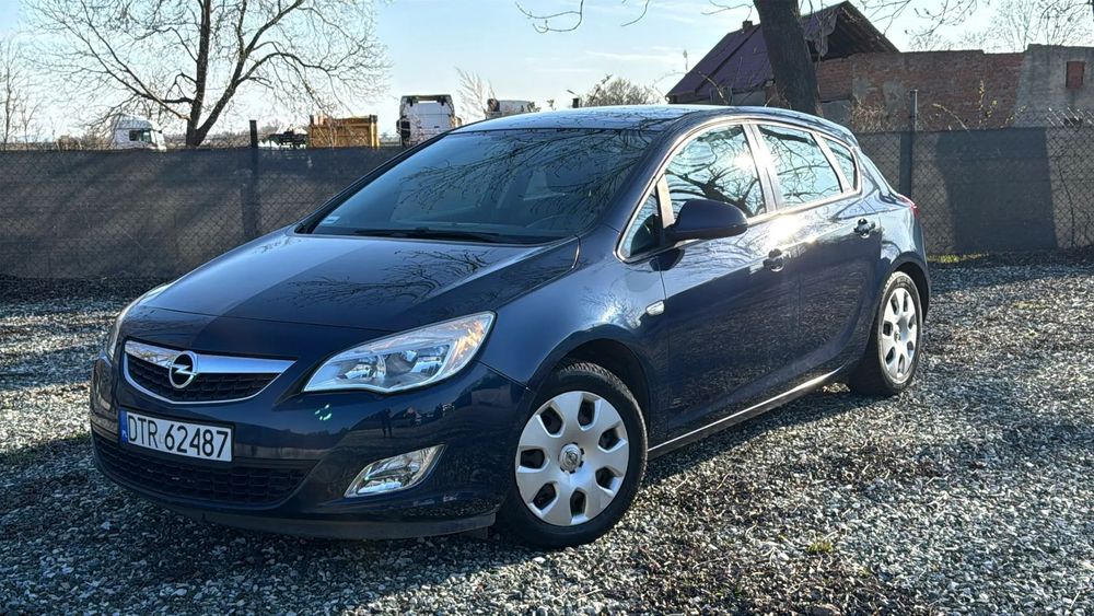 Opel Astra Salon Polska, serwis ASO, 1.4 benzyna, oryginalny lakier
