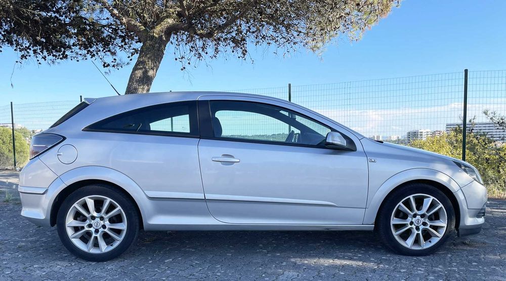 Opel Astra GTC 1.7 CDTi — photo 5