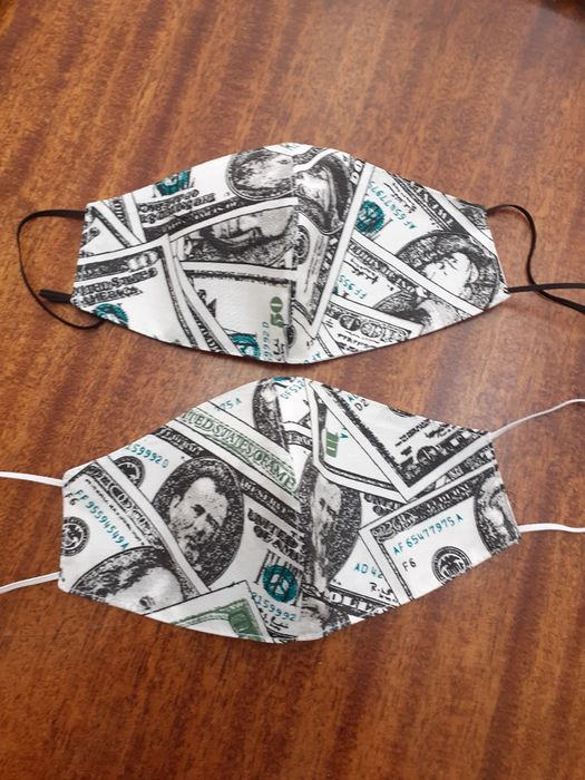 Маски для діток і дорослих