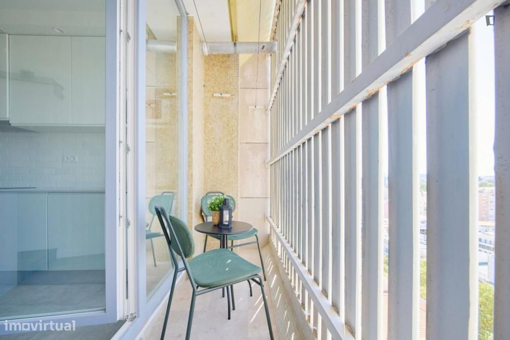 Quarto - localizado em Picoas Lisbon