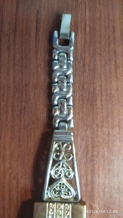 Женские  наручные часы