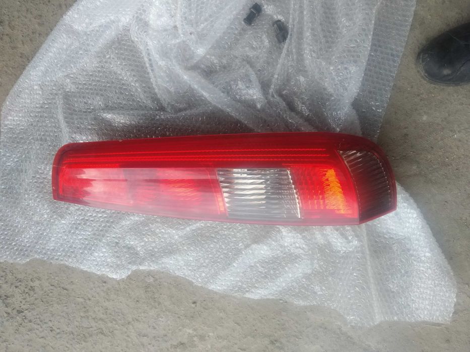 Задній стоп форд фієста