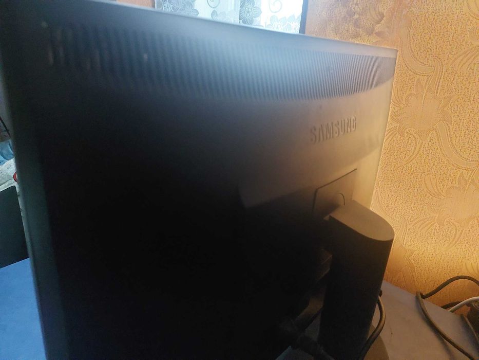 Монітор 21 Samsung 2240BW Class A- 1920 x 1200 TN 16.10 VGA DVI