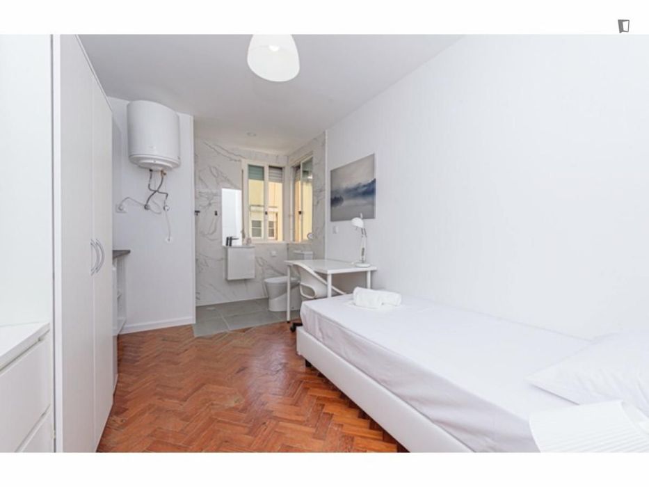 Quarto - localizado em Lapa Lisbon