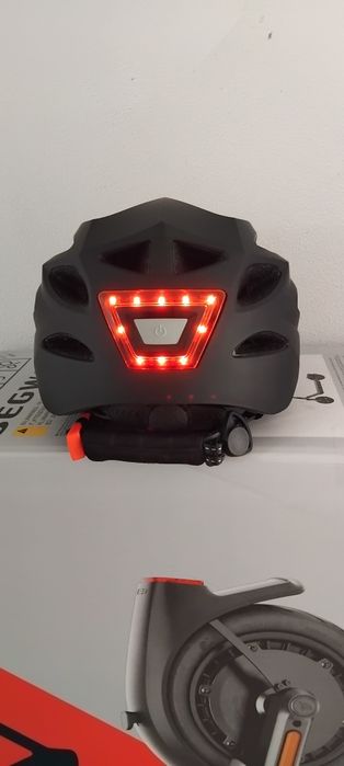 Capacete novo para bicicleta ou trotinette