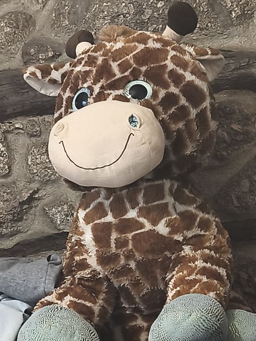 Peluche girafa grande 15€ para desocupar