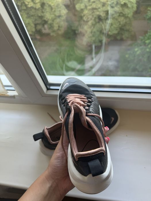 Жіночі кросівки nike air
